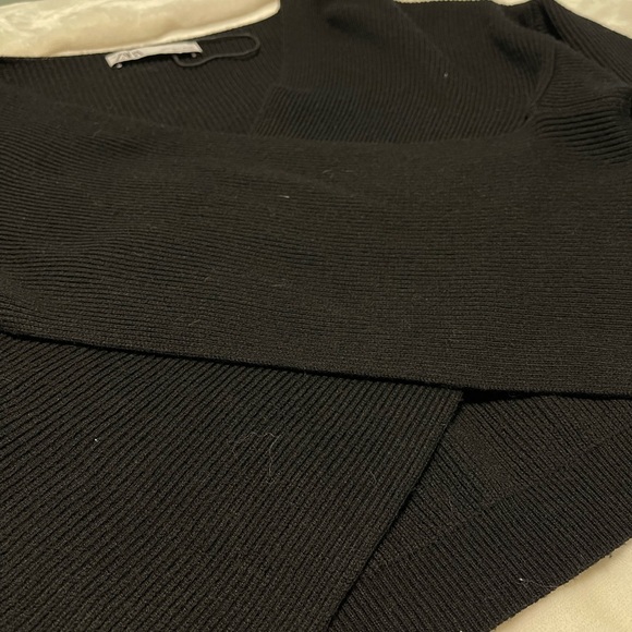 Criss Cross Sweater - Picture 2 of 4